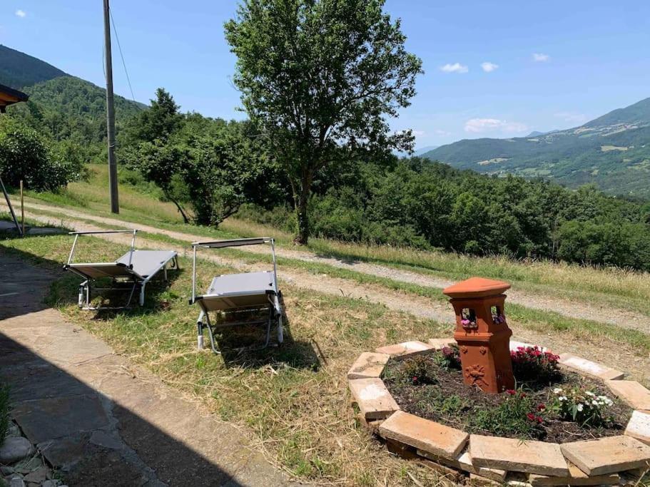 Villa La Casa Sulla Collina à Varsi Extérieur photo